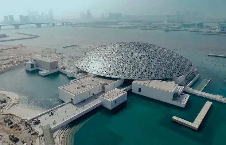 Le Louvre Abu Dhabi vu du ciel