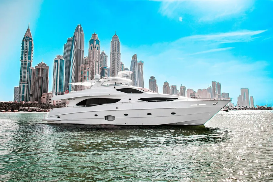 Yacht Majesty 101 à Dubai Marina