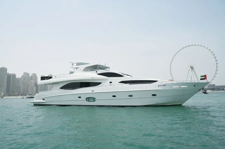 Yacht Majesty 121 à Dubai Marina