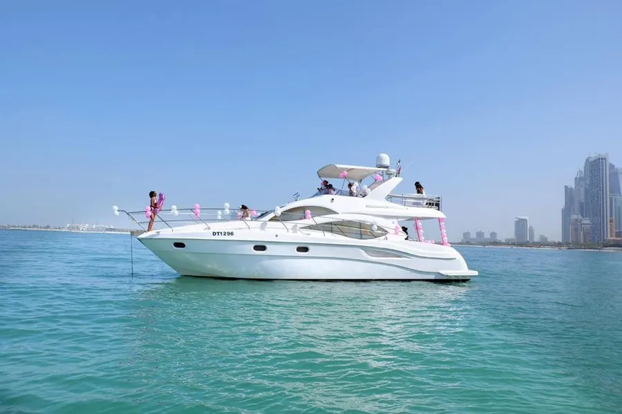 Yacht Majesty 50 à Dubai Marina