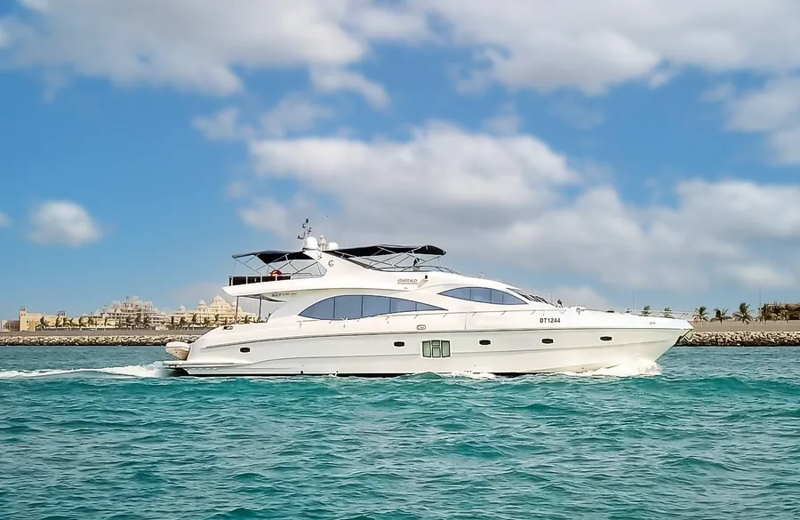 Yacht Majesty 88 à Dubai Marina
