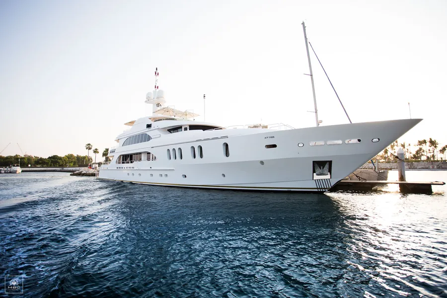 Yacht Sensation 164 à Dubai Marina